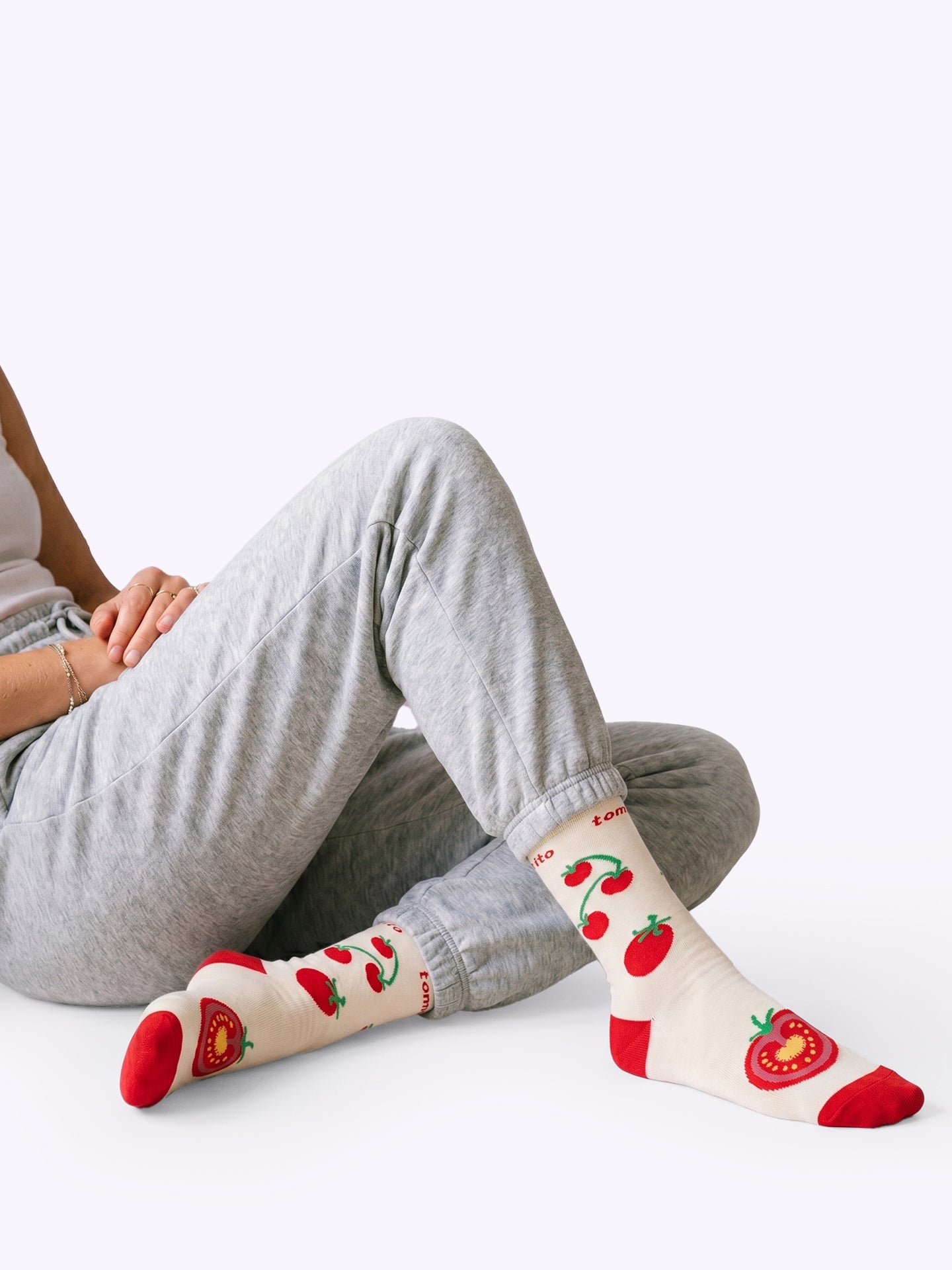 Tomato-Themed Fun Dopamine Mid-Calf Socks